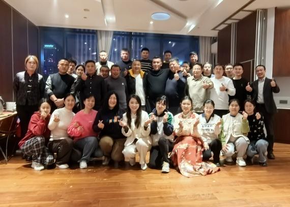 為夢(mèng)想-不止步，山東擇立集團(tuán)2025年會(huì)盛典圓滿(mǎn)落幕
